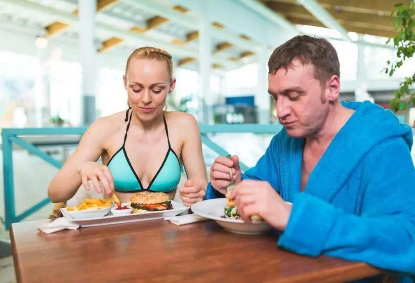 リゾートホテル Trixi Park Zittauer Gebirge   Ferienhäuser, Hotel Und Camping