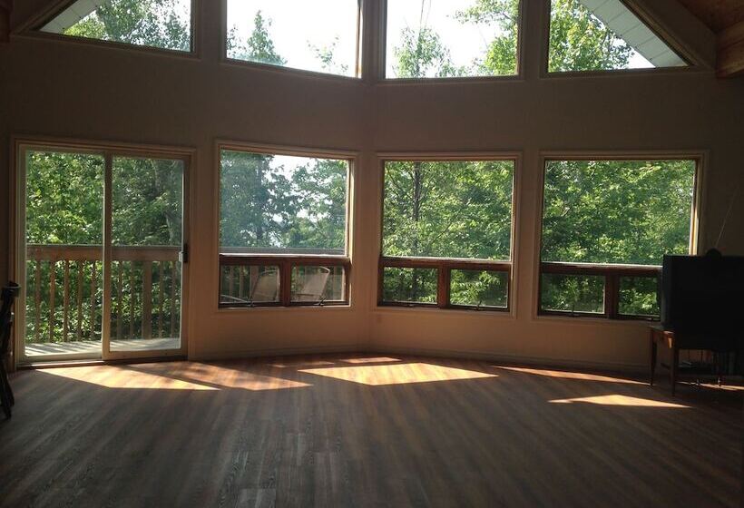 Warbler S Roost Country Inn B&b