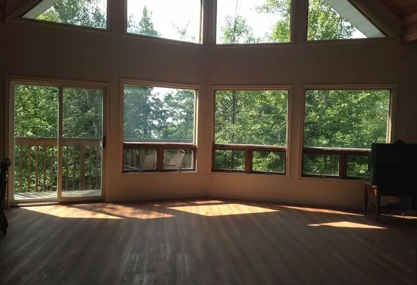 Warbler S Roost Country Inn B&b