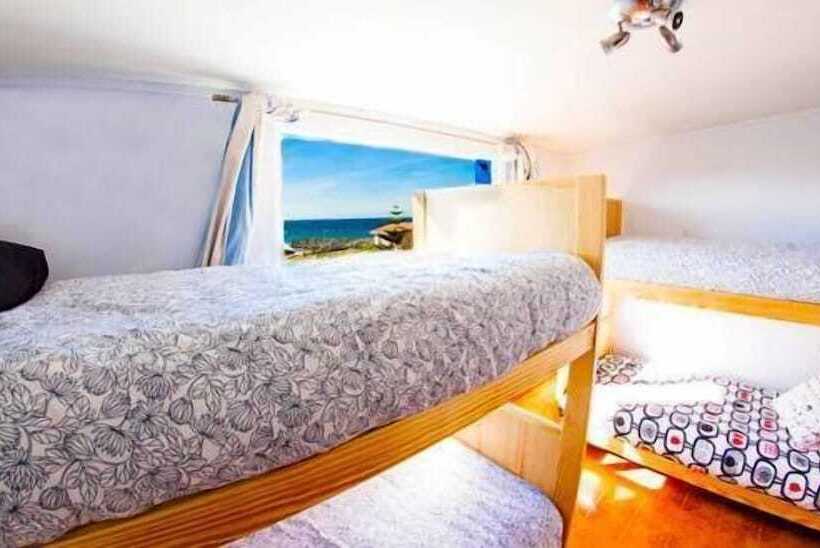 7feetsurfcamp Hostel