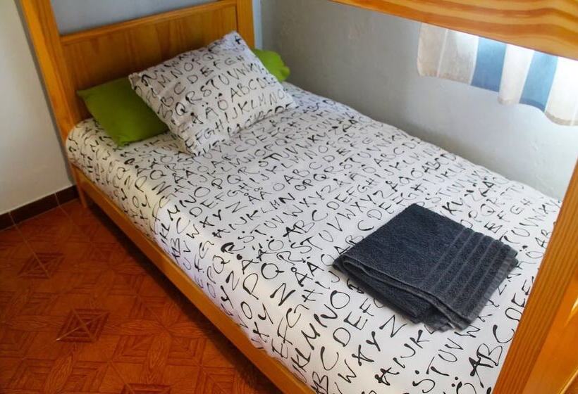 7feetsurfcamp Hostel