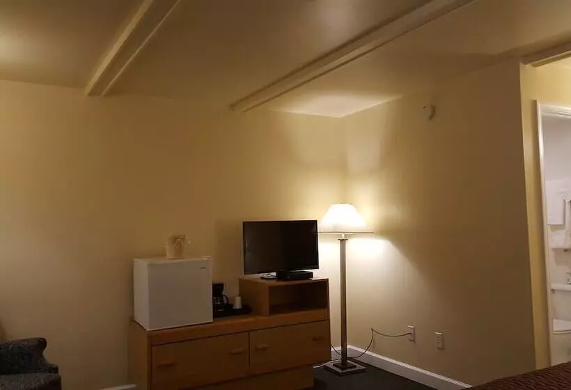 Captain S Quarters Motel