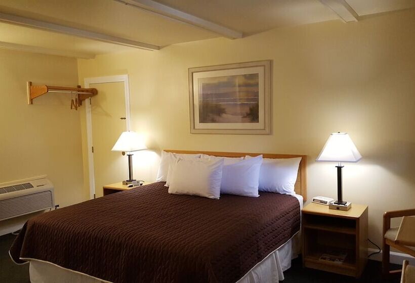 Captain S Quarters Motel