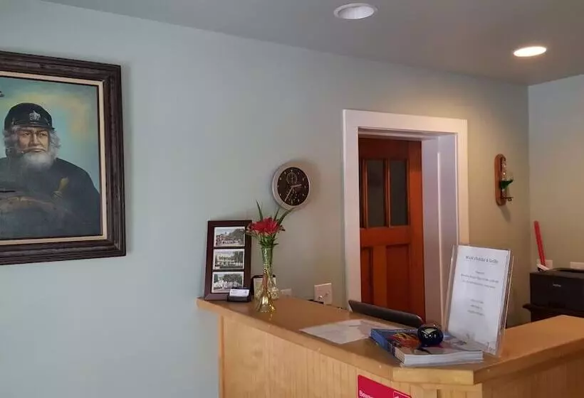 Captain S Quarters Motel