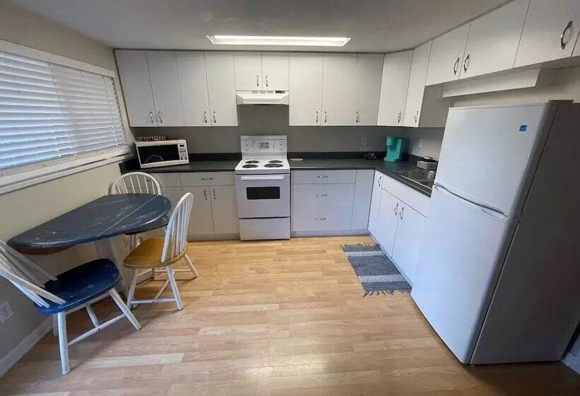 Cedar Grove Motel And Cabins