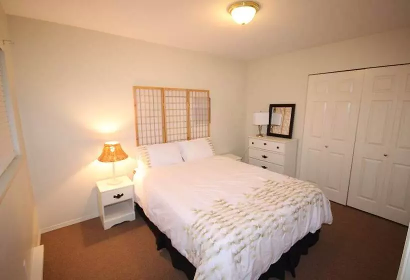 Cedar Grove Motel And Cabins