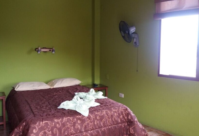 Hostal Camping Naylamp Hostel