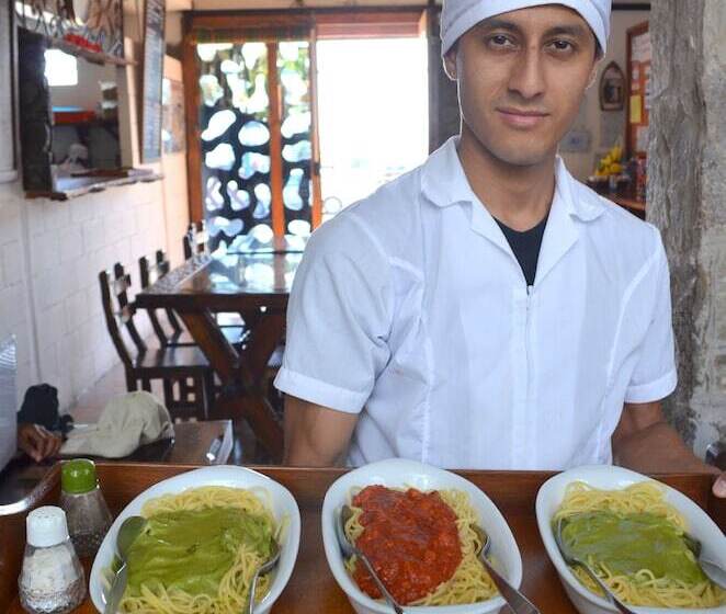 Hostal Camping Naylamp Hostel