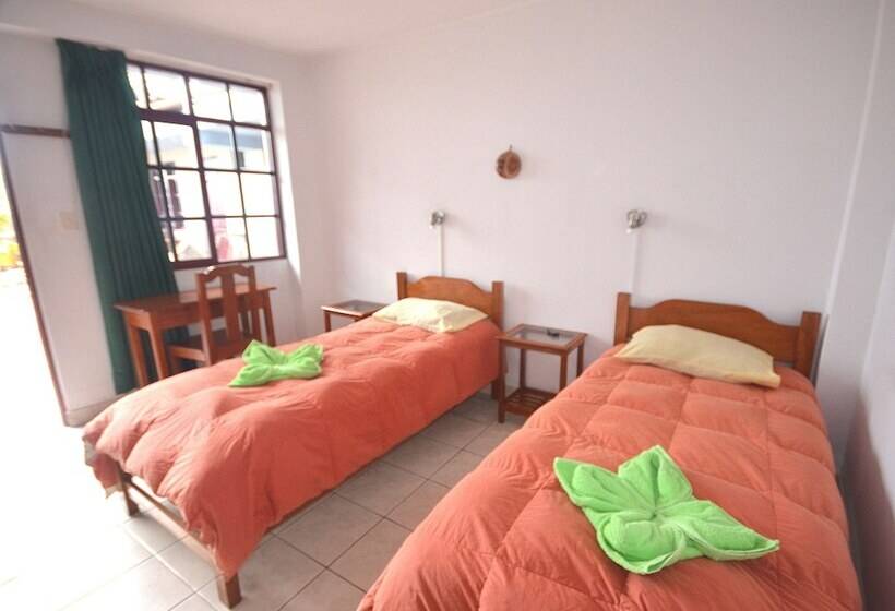 Hostal Camping Naylamp Hostel