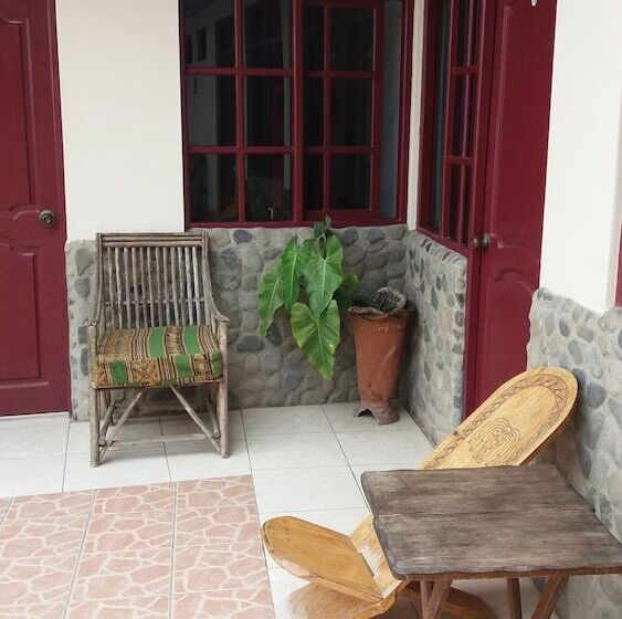 Hostal Camping Naylamp Hostel