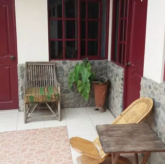 Hostal Camping Naylamp   Hostel