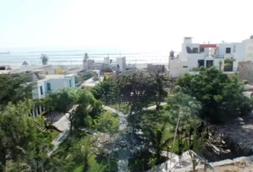 Hostal Camping Naylamp   Hostel