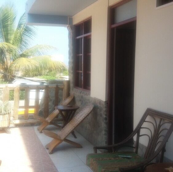 Hostal Camping Naylamp Hostel