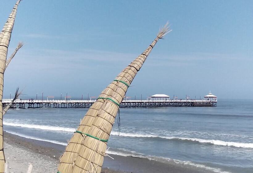 Hostal Camping Naylamp Hostel