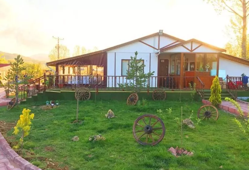 ホテル Emirbey Atli Turizm Ve Dogal Yasam Koyu