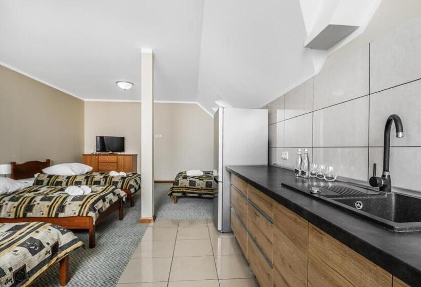 בית מלון כפרי Holiday