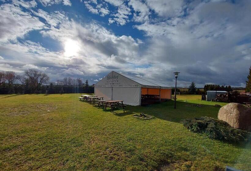 בית מלון כפרי Holiday