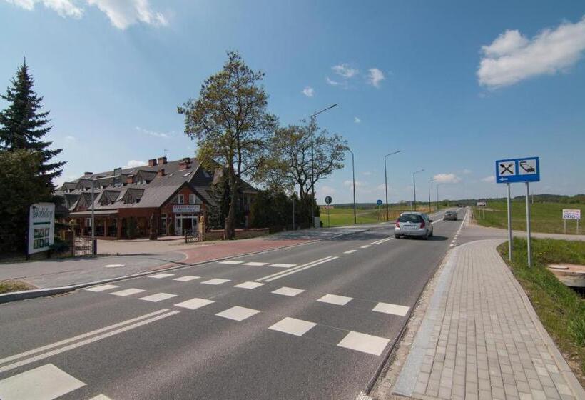 בית מלון כפרי Holiday