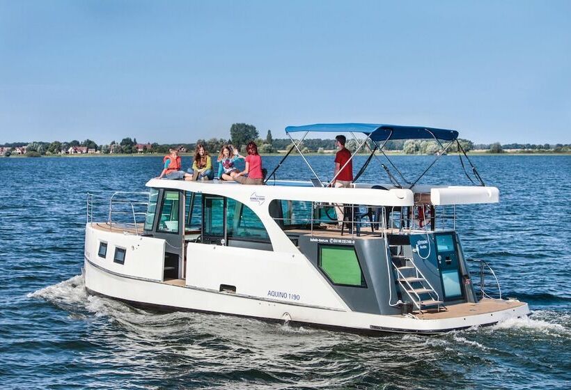 ホテル Kuhnle Tours Hafendorf Müritz