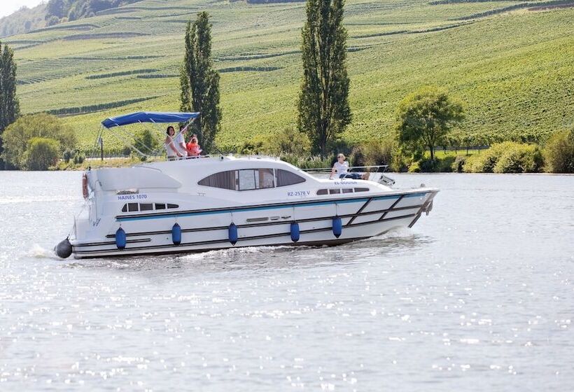 ホテル Kuhnle Tours Hafendorf Müritz