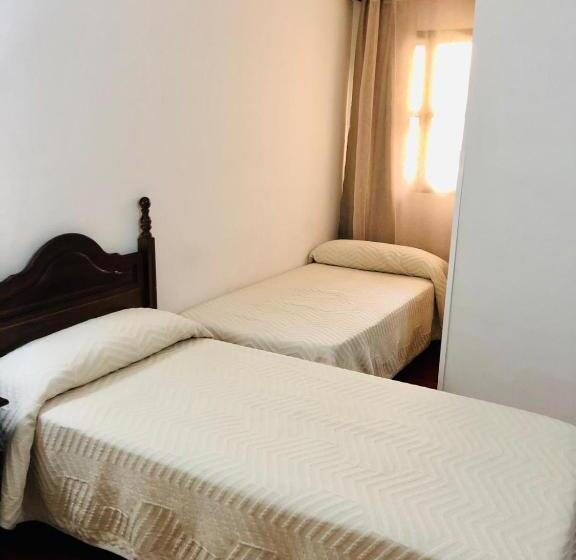 בית מלון כפרי La Yedra