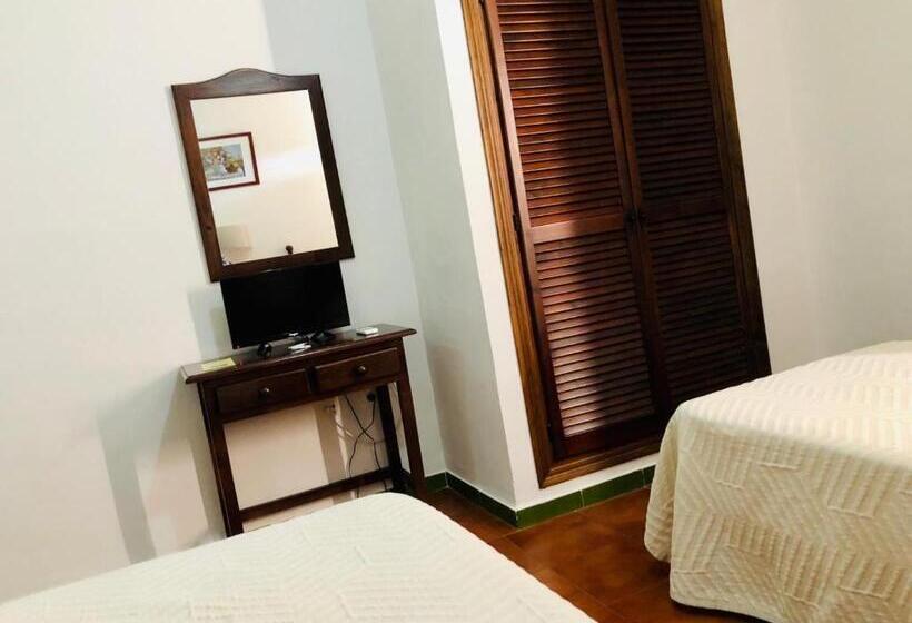 בית מלון כפרי La Yedra