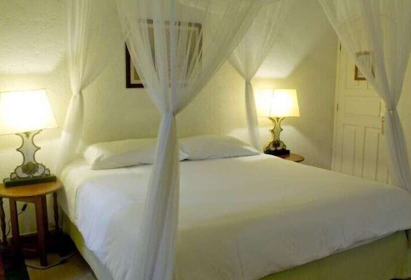 Отель Las Cúpulas Pequeño Gran