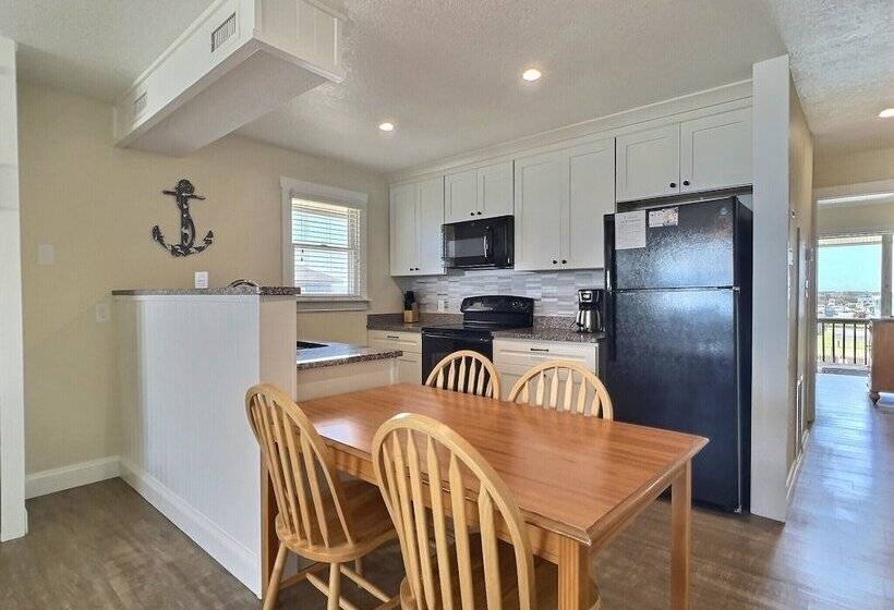 فندق Lighthouse View Oceanfront Lodging