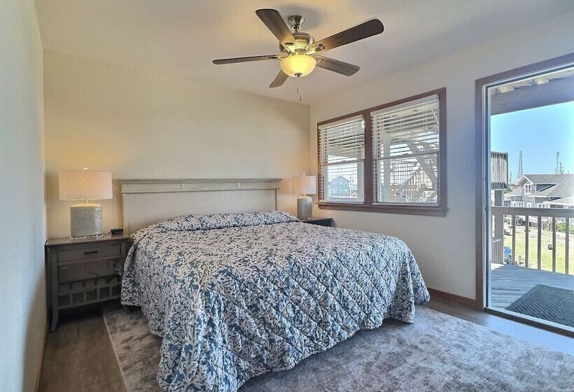 فندق Lighthouse View Oceanfront Lodging