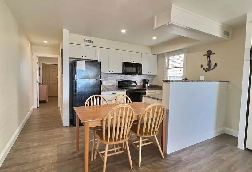 Hotelli Lighthouse View Oceanfront Lodging