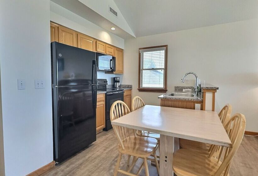 فندق Lighthouse View Oceanfront Lodging