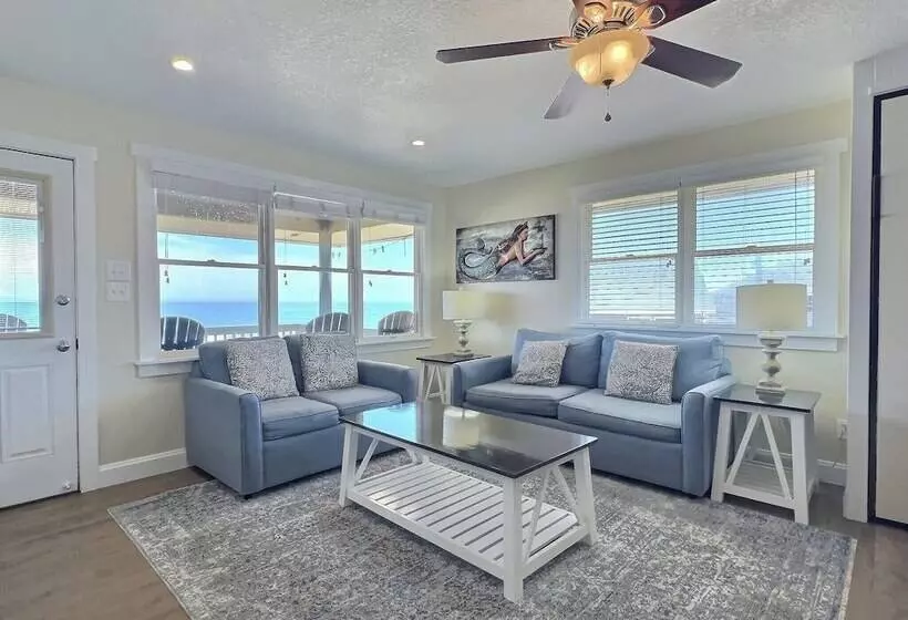 Hotelli Lighthouse View Oceanfront Lodging