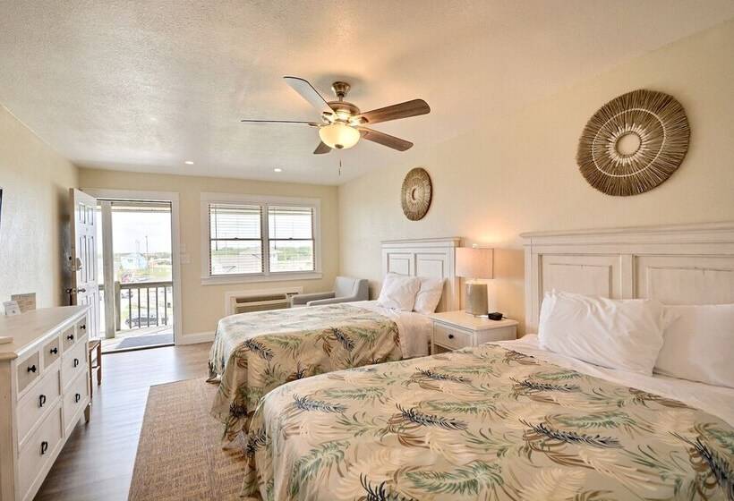 فندق Lighthouse View Oceanfront Lodging