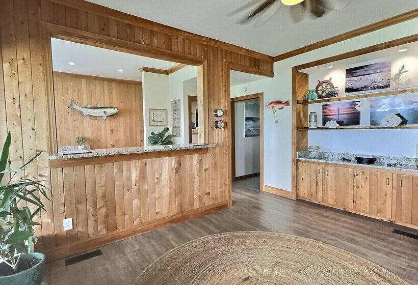 فندق Lighthouse View Oceanfront Lodging