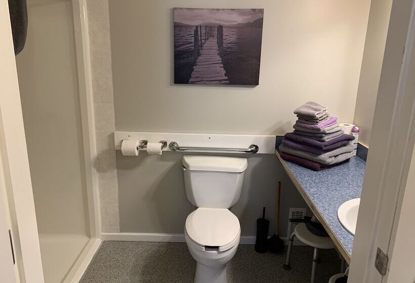 פנסיון Smithers Guesthouse