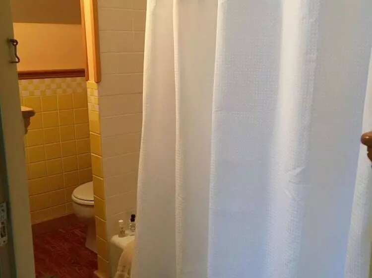 ペンション The Chestnut House