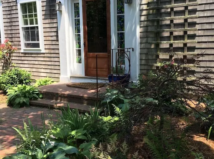 ペンション The Chestnut House