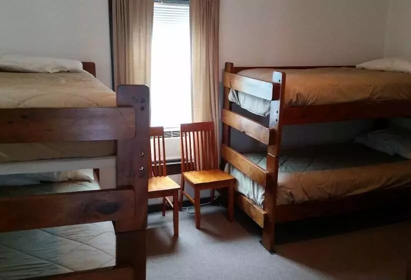 Majatalo The School House Inn