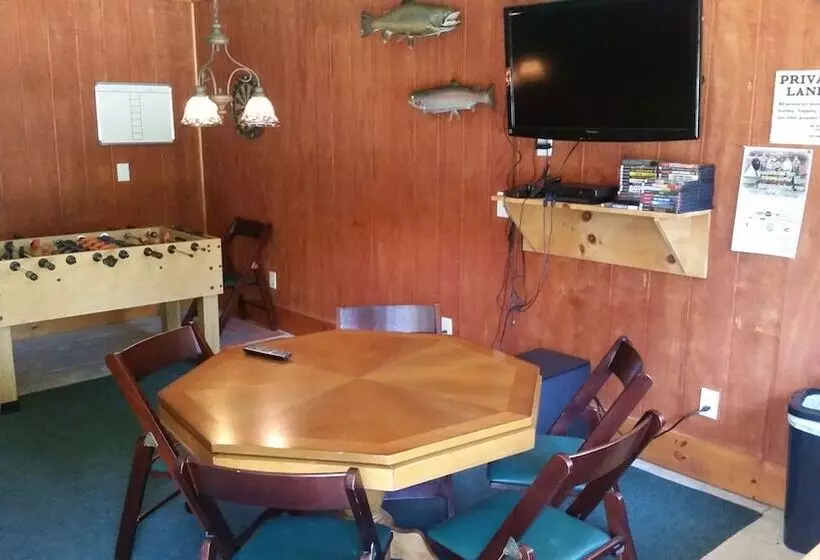 Majatalo The School House Inn