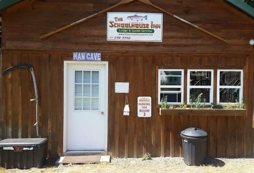 Majatalo The School House Inn