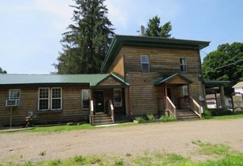 פנסיון The School House Inn