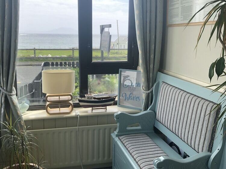 مبيت وإفطار Teach Cruachán Large Group Holiday Home