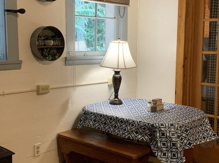 Copper Creek Inn At Mt Rainier