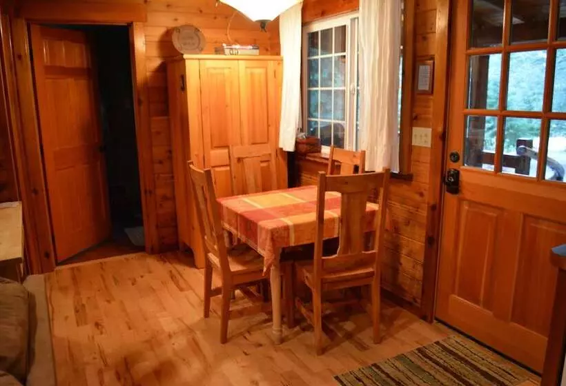 Copper Creek Inn At Mt Rainier