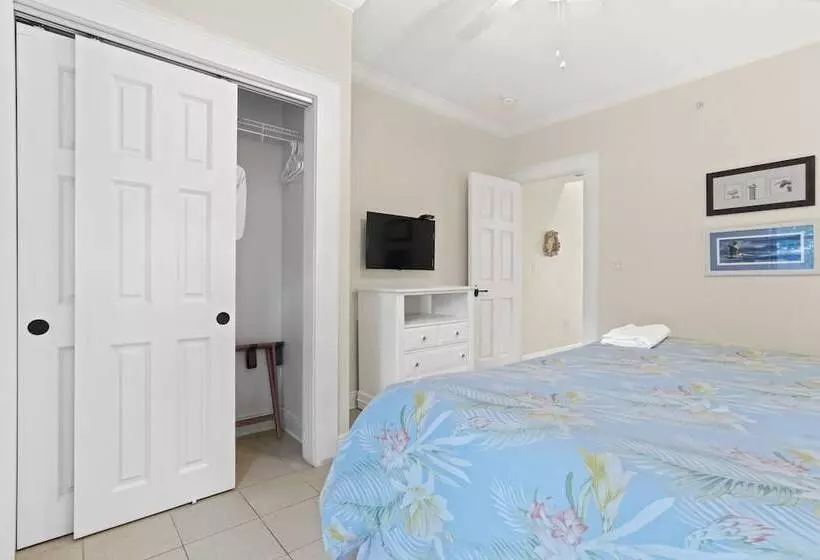 Hotelli Bay Town Inn