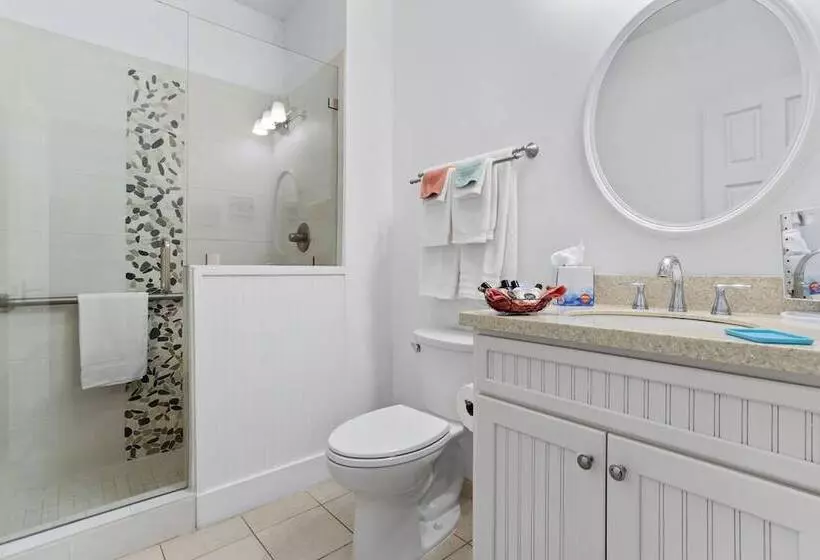 Hotelli Bay Town Inn