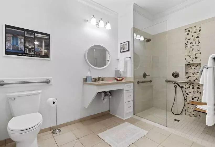 Hotelli Bay Town Inn