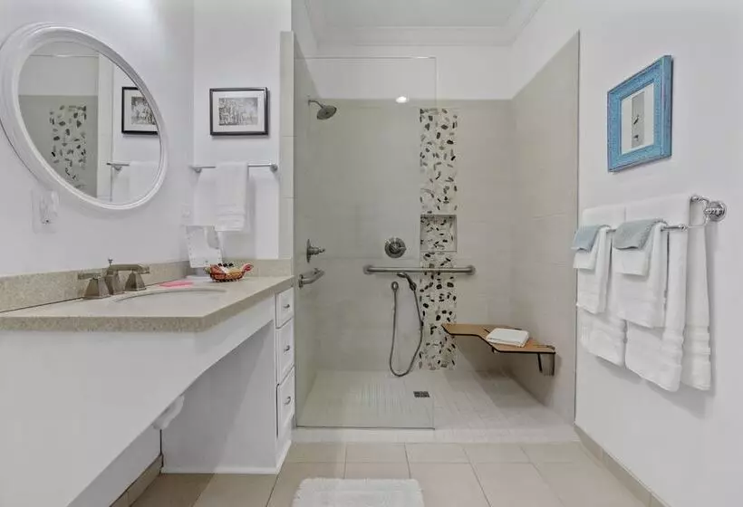 Hotelli Bay Town Inn