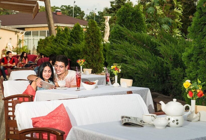 בית מלון כפרי Health & Spa Starinnaya Anapa