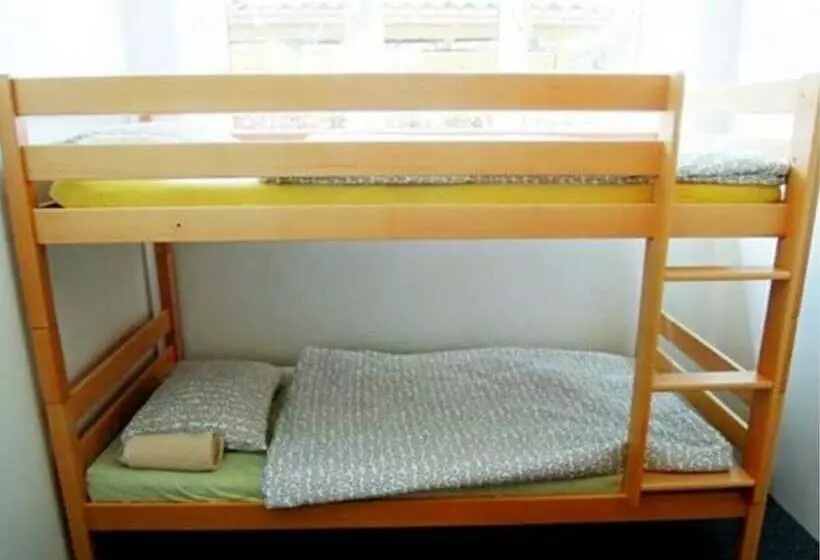 ホテル Hostel Bregenz